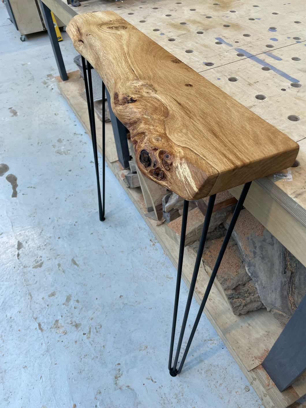 Console / Radiator side table - Live edge - natural